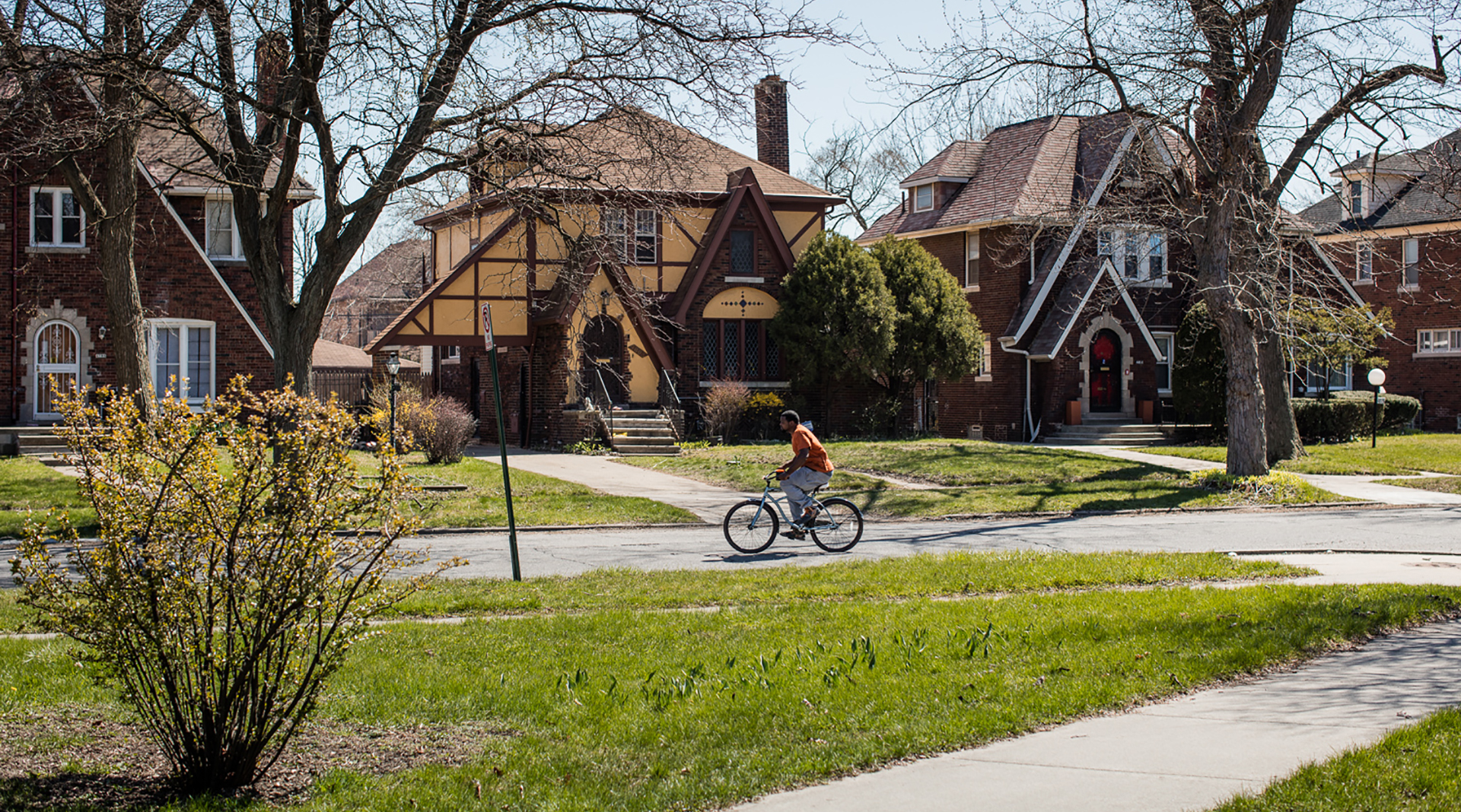man on bike in Russellwoods